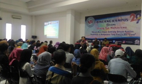 AMIK BSI Bekasi menggelar kegiatan Bincang Bersama Orang Tua Mahasiswa Baru tahun kuliah 2017/2018. 