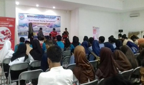 AMIK BSI Tasikmalaya menyelenggarakan workshop technopreneur. 