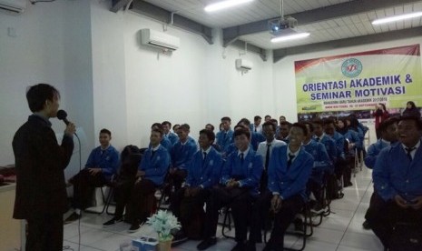 AMIK BSI Tegal menggelar Seminar Motivasi 2017.