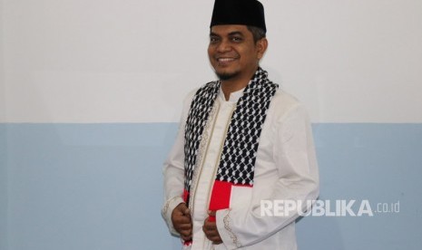 Amrozi M. Rais, Lc Pengamat dan Pakar Timur Tengah Atau Peneliti Center for Middle East Studies (COMES)