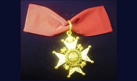 An example of badge of a Companion of the Order of the Bath (illustration)  