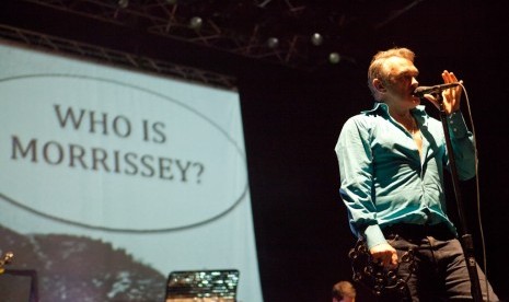 An image of Oscar Wilde says 'Who is Morrissey?' 