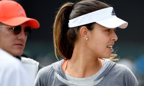 Ana Ivanovic bersama Bastian Schweinsteiger (kiri).