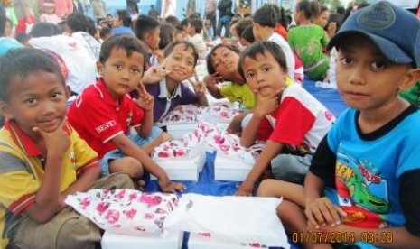 Anak-anak pengungsi korban kebakaran Kamal Muara.