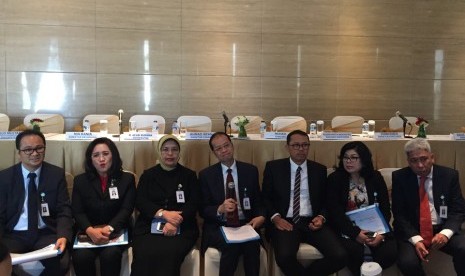 Analyst Meeting--Jajaran direksi Bank BJB seusai melakukan analyst meeting triwulan III/2015 di Ritz Carlton Pacific Place Jakarta, Kamis (29/10). Di depan para analis pasar modal, direksi mengutarakan Bank BJB berhasil menghimpun laba pada triwulan III/20