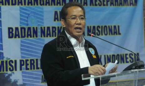  Anang Iskandar memberikan sambutannya saat penandatanganan nota kesepahaman (MoU) langkah perlindungan anak terhadap bahaya narkoba di Gedung BNN, Jakarta, Senin (27/4).(Republika/Agung Supriyanto)