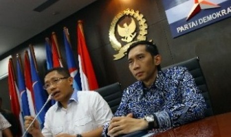 Anas Urbaningrum dan Edi Baskoro Memberikan Keterangan Pers Sikap Demokrat Jelang Kenaikan BBM