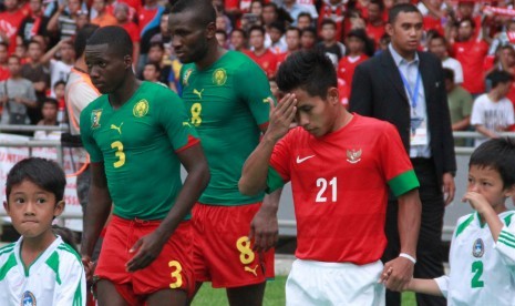 Andik Vermansah memasuki lapangan jelang laga persahabatan, Indonesia vs Kamerun, di Stadion Utama Gelora Bung Karno, Jakarta, Sabtu (17/11). (ROL/Fafa)