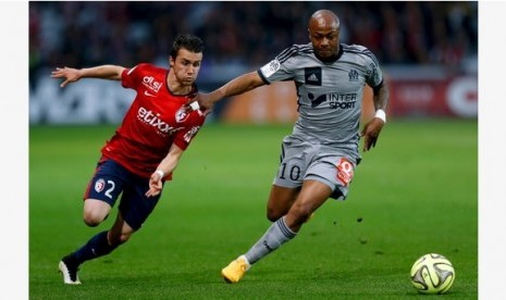 Andre Ayew (kanan)