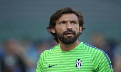 Andrea Pirlo dari Juventus FC selama latihan tim di Stadion Olimpiade di Berlin, Jerman, 05 Juni 2015 (diterbitkan ulang pada 08 Agustus 2020). Pada 08 Agustus 2020 Juventus mengumumkan telah menunjuk Andrea Pirlo sebagai pelatih kepala baru Tim Utama. Pirlo, yang telah menandatangani kontrak dua tahun hingga 30 Juni 2022, menggantikan Maurizio Sarri yang telah dibebaskan dari jabatannya sebagai pelatih pada 08 Agustus 2020.