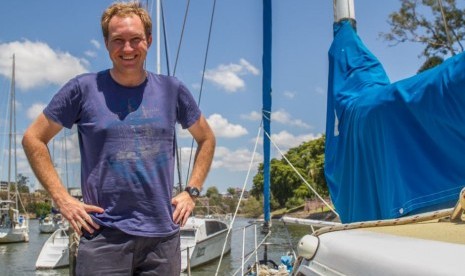 Andrew Bird menetap di kapal bernama Safe Sailing di atas Sungai Brisbane River sejak 7 tahun lalu. 