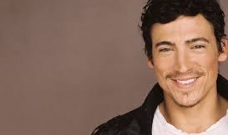 Andrew Keegan