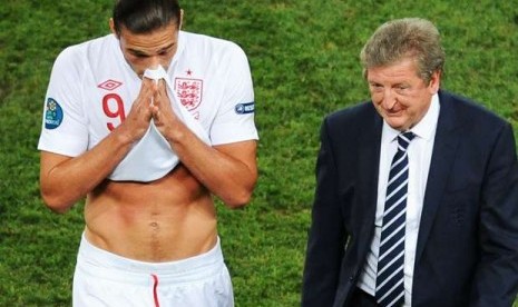 Andy Caroll bersama Roy Hodgson