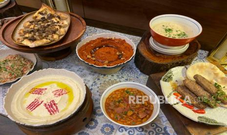 Aneka sajian khas Turki yang akan tersedia sebagai menu berbuka puasa selama Ramadan 1446 H di Sailendra Restaurant, JW Marriott Hotel Jakarta. 