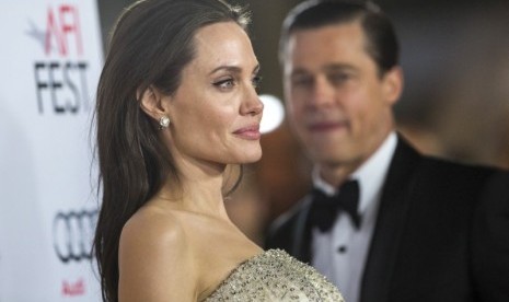 Angelina Jolie dan Brad Pitt