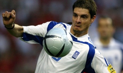 Angelos Charisteas, pencetak gol kemenangan Yunani pada final Piala Eropa 2004.