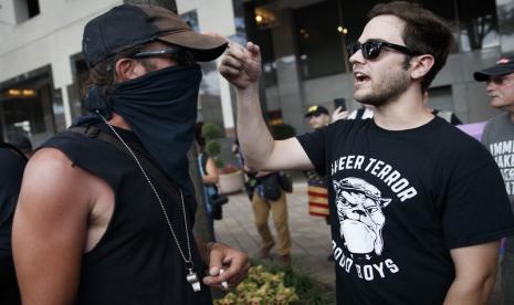 Pemerintah Selandia Baru telah menyatakan bahwa kelompok sayap kanan Amerika, Proud Boys dan The Base adalah organisasi teroris.