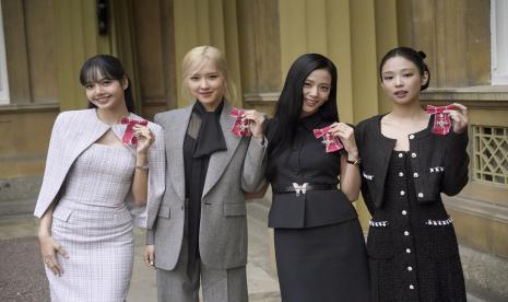 Blackpink. Blackpink menjadi grup K-pop wanita pertama yang mencapai 3 juta streaming di Spotify dalam setahun.