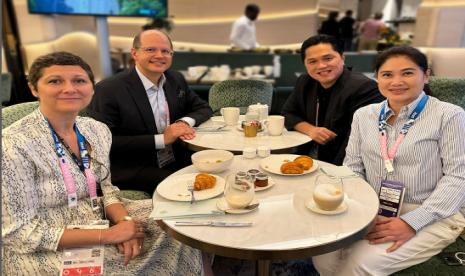 FIBA Central Board member Erick Thohir (top right) during a chat with FIBA Secretary General Andreas Zagklis in Paris.