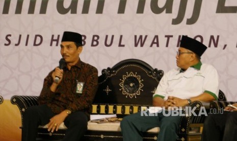 Anggota Dewan Kehormatan Amphuri, Budi Firmansyah dan Kasi Pembinaan Haji dan Umrah Kanwil Kemenag NTB, Lalu Muhammad Zainuddin saat diskusi di Lombok Umrah dan Haji Expo 2018 di Kompleks Islamic Center NTB, Kamis (17/5).