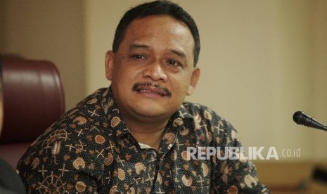 Anggota DPD-RI wilyah Timur Benny Ramdhani saat menjadi pembicara dalam acara dialog bertajuk  Menemukan Figur Pimpinan DPD-RI Masa Depan di Kompleks Parlemen, Senayan, Jakarta, Jumat (31/3). 