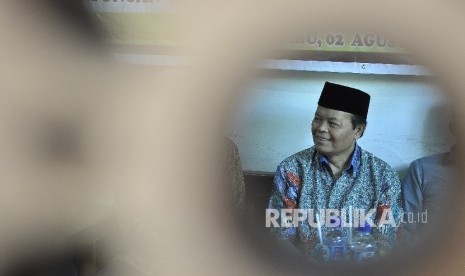 Anggota DPR Dapil Jakarta II M Hidayat Nur Wahid saat kunjungan ke Bank Sampah Delima, Jalan Masjid Al Makmur, Kelurahan Pejaten Timur, Jakarta, Kamis (3/8).