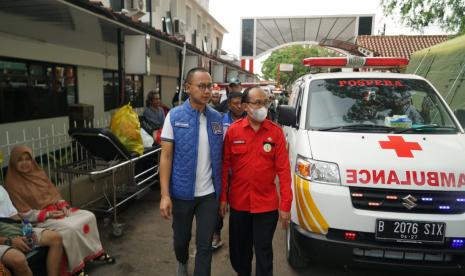 Anggota DPR RI Dapil Cianjur yang juga Sekjen PAN Eddy Soeparno turun langsung ke wilayah bencana membantu pemulihan korban gempa Cianjur. 