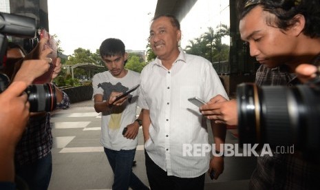 Anggota DPR RI dari fraksi Partai Golkar Markus Nari (tengah)