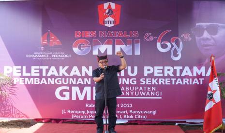 Anggota DPR RI Fraksi PDI Perjuangan Sonny T Danaparamita saat peletakan batu pertama pembangunan Gedung Seketariat GMNI Banyuwangi, Rabu (23/03/2022).        