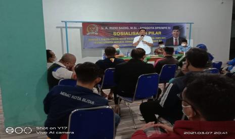 Anggota DPR RI, Rizki Sadig, saat pelaksanaan Sosialisasi Empat Pilar di Aula Kecamatan Sananwetan, Kota Blitar, Selasa (16/3).