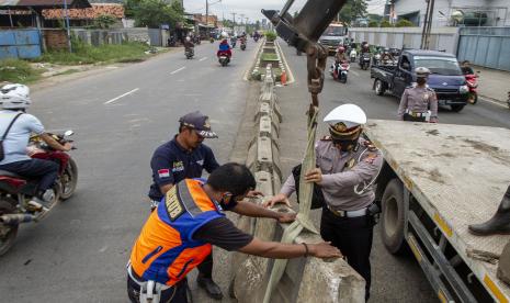 (ILUSTRASI) Polisi melakukan persiapan pengamanan di jalur mudik Lebaran.