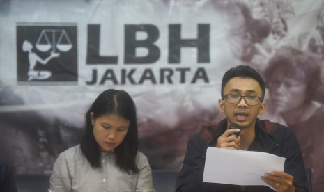 Direktur Lembaga Bantuan Hukum (LBH) Jakarta, Arif Maulana (kanan) - ilustrasi 