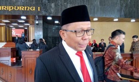 Anggota Komisi III Fraksi PPP Arsul Sani usai menghadiri Sidang Paripurna MPR Akhir Masa Jabatan 2014-2019, di Ruang Paripurna I, Kompleks Parlemen, Jakarta, Jumat (27/9).