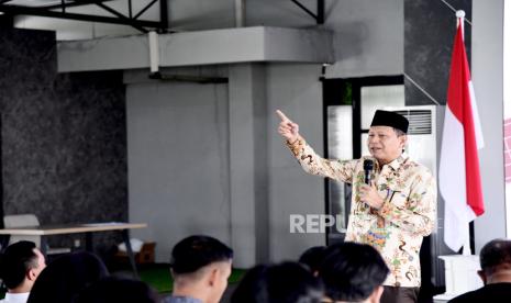 Anggota Komisi IV DPRD Provinsi Jawa Barat Daddy Rohanady menjadi narasumber kelas legislatif di Kota Bandung, Kamis, (20/2/25).