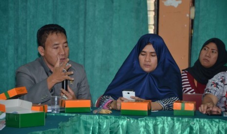 anggota Komisi IX DPR RI, Imam Suroso (kiri).