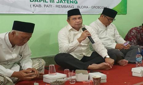 Anggota Komisi VI Dewan Perwakilan Rakyat Republik Indonesia (DPR RI), Marwan Jafar saat menggelar reses bersama komunitas petani garam, yang ada di wilayah Kabupaten Rembang, Jawa Tengah, Senin (9/3).(Dok Istimewa )