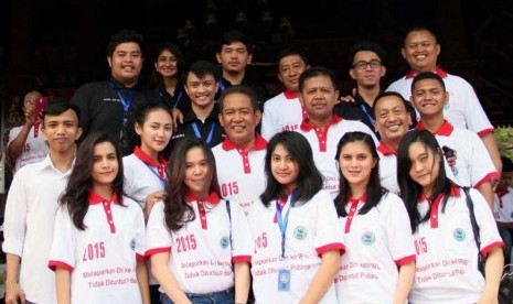 Anggota komunitas GPTN berfoto bersama petinggi BNN.