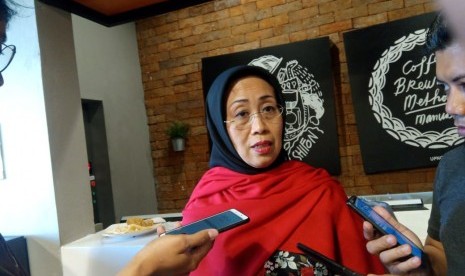 Anggota Maju Perempuan Indonesia (MPI) sekaligus Anggota Ombudsman RI Bidang Hukum dan Peradilan Ninik Rahayu, usai menjadi pembicara dalam sebuah diskusi di kawasan Menteng, Jakarta Pusat, Ahad (18/8).