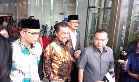 Anggota MKD DPR usai memeriksa Setya Novanto di Gedung KPK, Jakarta, Kamis (30/11)