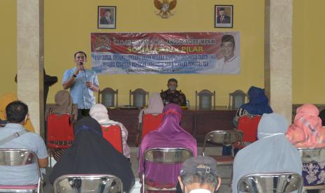 Anggota MPR Dapil Jawa Timur VI, Ahmad Riski Sadig, saat Sosialisasi 4 Pilar MPR di Besuki, Kabupaten Tulungagung, Jawa Timur, Selasa (8/12) lalu.