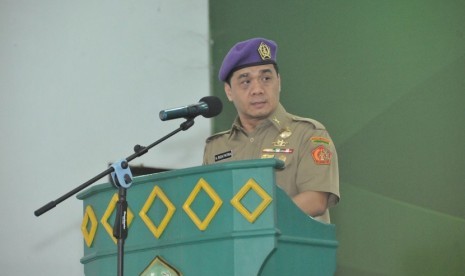 Ahmad Riza Patria (tengah)