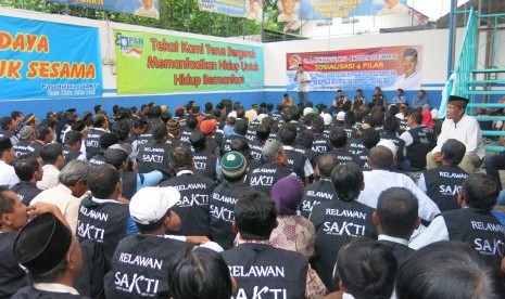 Anggota MPR Rizki Sadig saat kegiatan sosialisasi MPR di Kecamatan Pagu, Kabupaten Kediri, Sabtu (18/6).