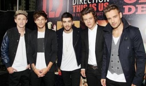 Anggota One Direction (dari kiri) Niall Horan, Louis Tomlinson, Zayn Malik, Harry Styles, dan Liam Payne dalam pemutaran perdana film One Direction:This Is Us di Ziegfeld Theatre, New York, Senin, 26 Agustus 2013