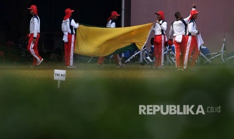 Anggota Pasukan Pengibar Bendera mengikuti latihan (ilustrasi) 