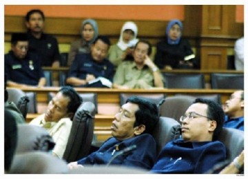 Anggota DPR tertidur dalam sidang paripurna