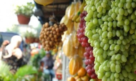 Anggur termasuk salah satu makanan antioksidan. Makanan dan minuman jenis tersebut dipercaya mampu melawan radikal bebas.