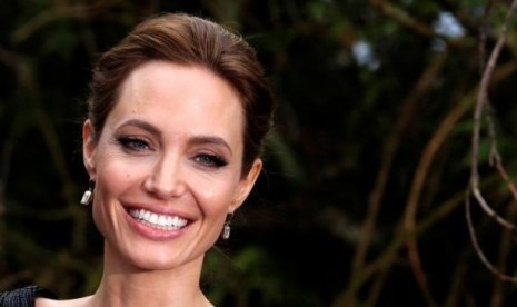 Angliena Jolie