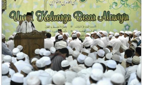 Anies Baswedan saat menghadiri halalbilal ormas Rabithah Alawiyah di Jakarta, Senin (26/6) 