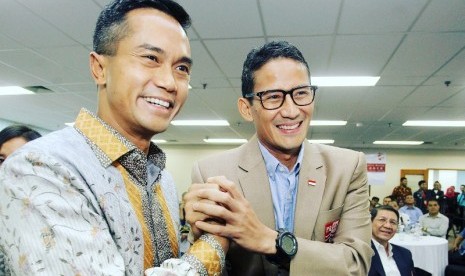 Anindya Bakrie (kiri) dan Sandiaga Uno.