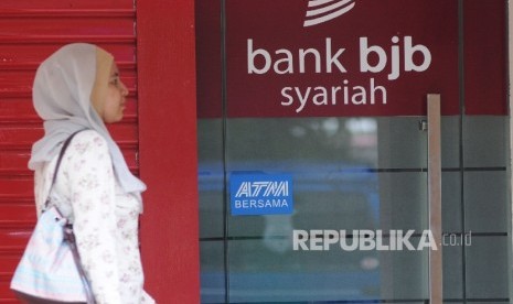 Anjungan tunai mandiri (ATM) BJB Syariah.